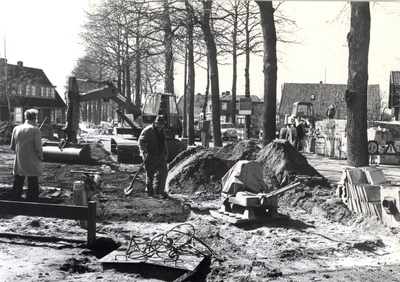 94162 Afbeelding van de rioleringswerkzaamheden aan de Dorpsweg te Maartensdijk.N.B. De gemeente Maartensdijk is per 1 ...